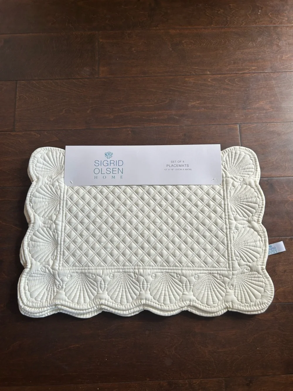 Sigrid Olsen 4 Scalloped Edged Seashells Quilted Placemats New Off White New